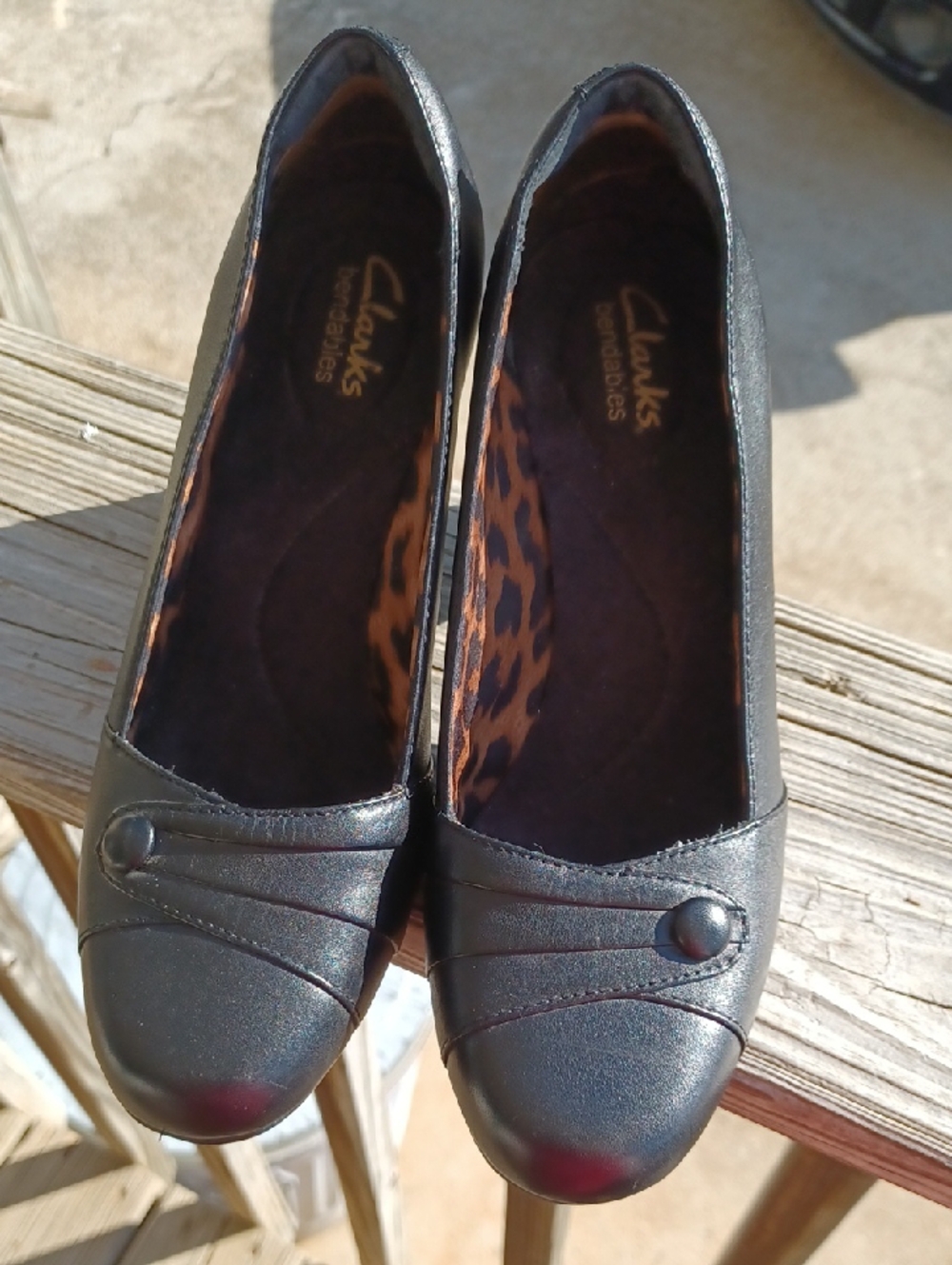 Clarks Brand Black Leather women's Heels Model 67698